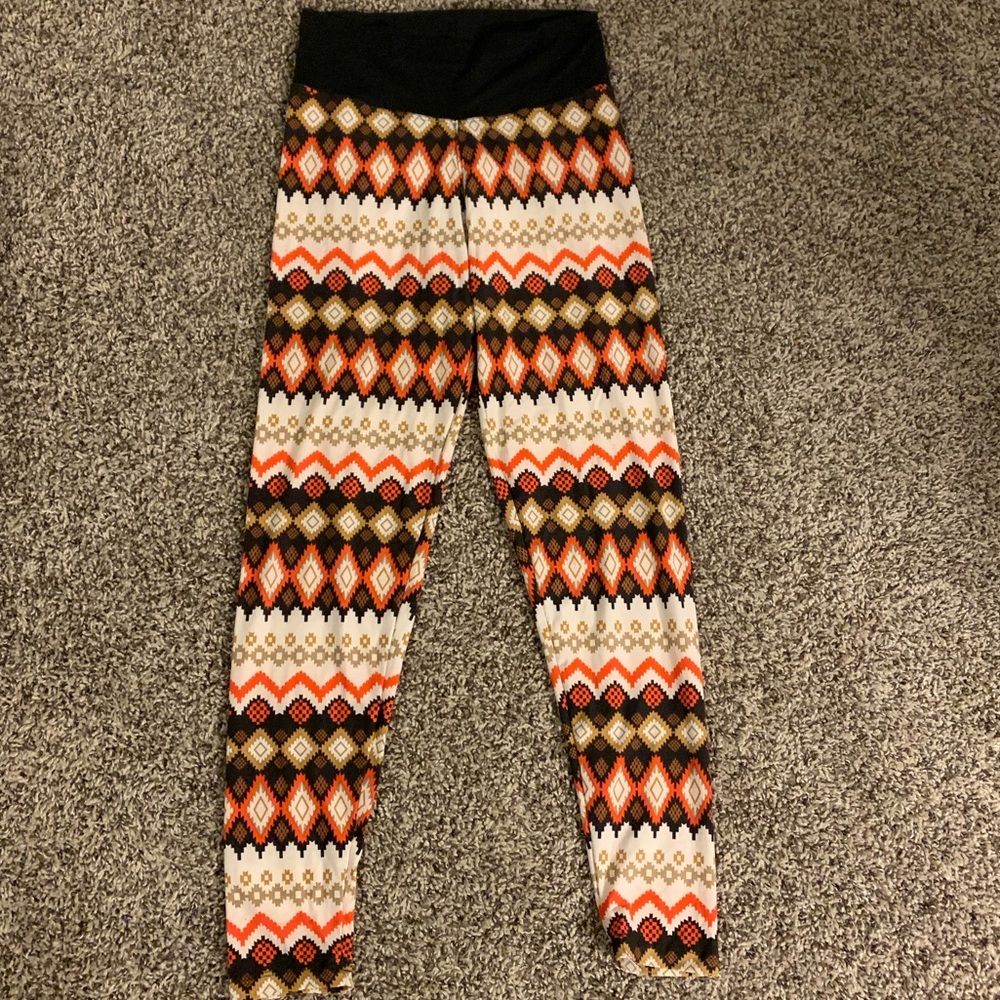 EXTREMELY soft Aztec print leggings - one size